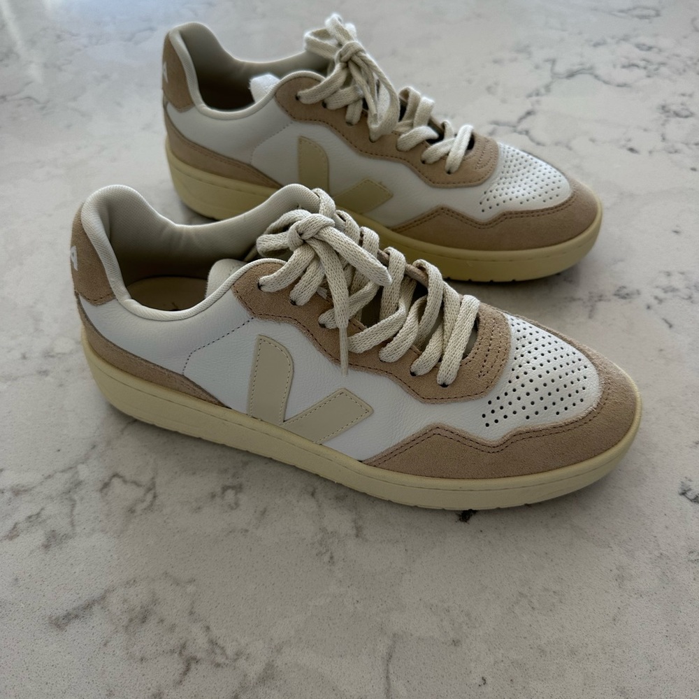 Veja v-10 sneakers - Picture 2 of 7